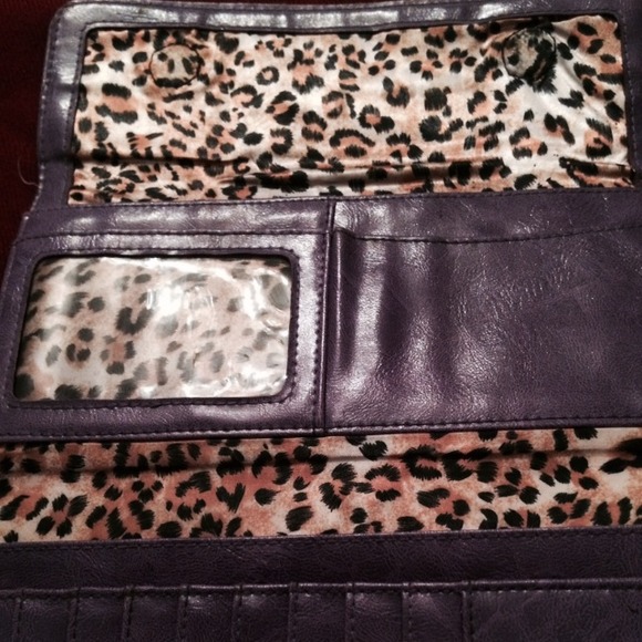 Kenneth Cole reaction - Picture 3 of 3