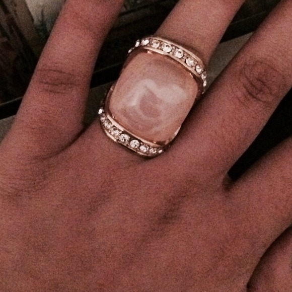 Pink stone ring - Picture 2 of 2