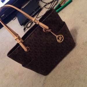 Michael Kors Jet Set Tote