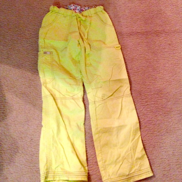 koi Scrubs yellow size petite xs