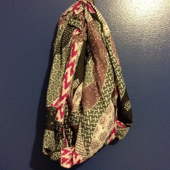 Infinity scarf