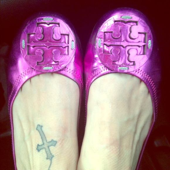 💙SOLD SOLD SOLD💙Tory Burch Metallic Pink Flats