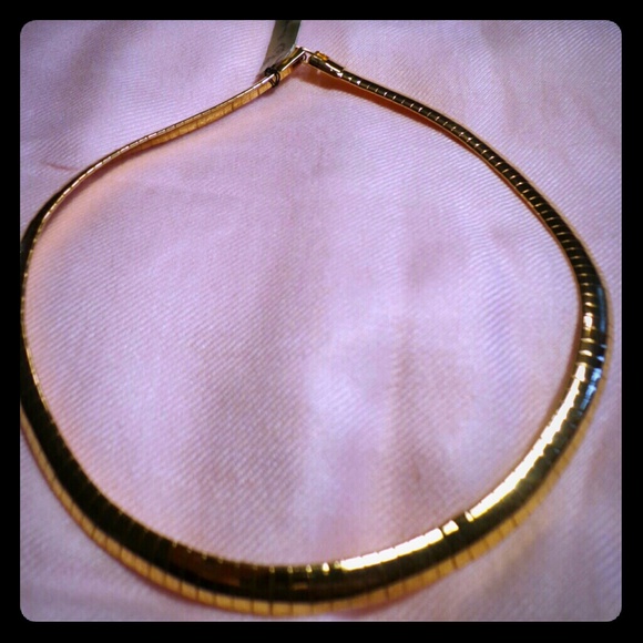 REDUCED!! Gorgeous gold Omega necklace