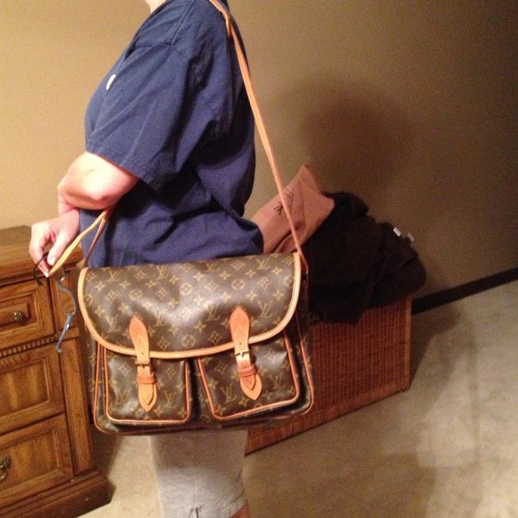 Authentic Louis Vuitton bag - Picture 4 of 4