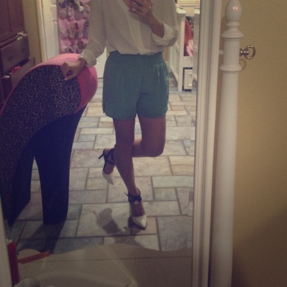 Pant - Picture 1 of 2