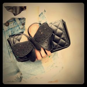 BNT Cute Butterfly Clutches