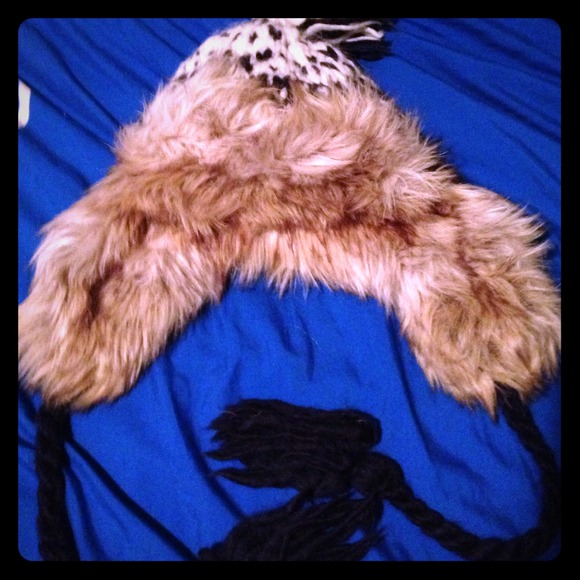 Furry insulated American Eagle hat! - Picture 1 of 4