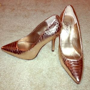 Bronze pointed toe pumps
