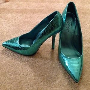 Turquoise Pointed Toe Pumps