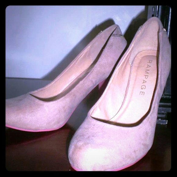 Beauties. Beige Zipper detail shoes