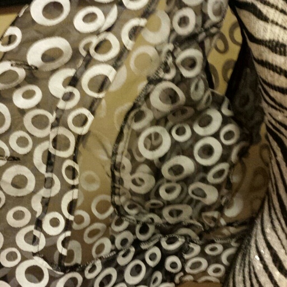 Black and white sheer circle mania top!! Large - Picture 2 of 4