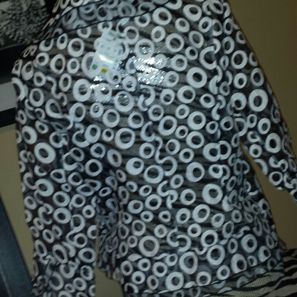 Black and white sheer circle mania top!! Large - Picture 3 of 4