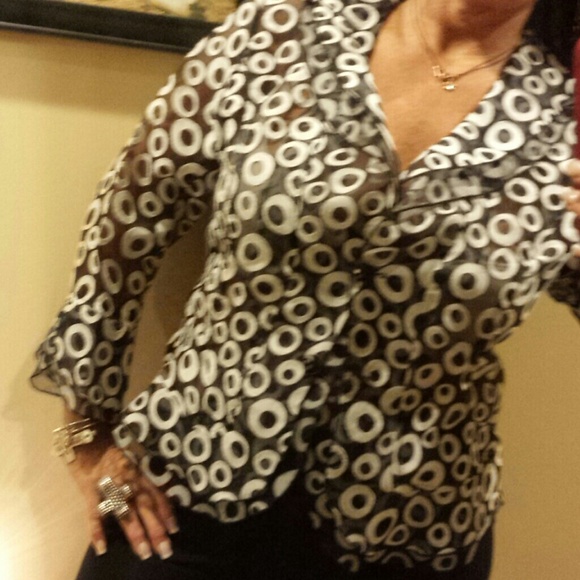Black and white sheer circle mania top!! Large - Picture 4 of 4
