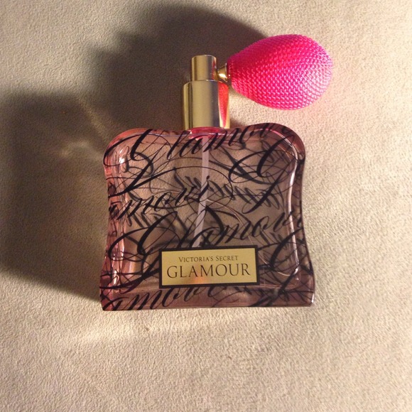 ❤️Large VS GLAMOUR perfume BUNDLE TRADE❤️