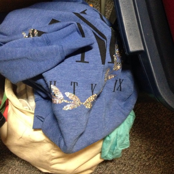 VS HTF Bling Pullover - Picture 3 of 3