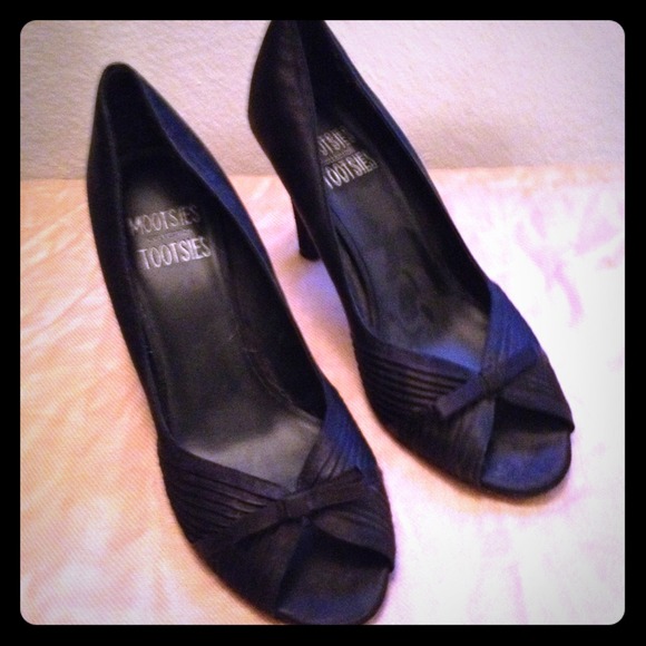 *Black Heels*