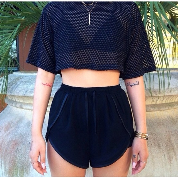 ❌SOLD❌ Cropped Mesh Short Sleeve Top