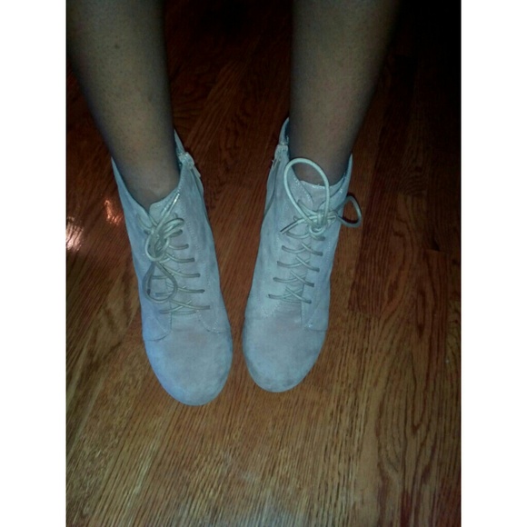 Cute spiked chic booties!!!!!! - Picture 3 of 3