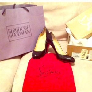 Authentic Christian Louboutin black pump