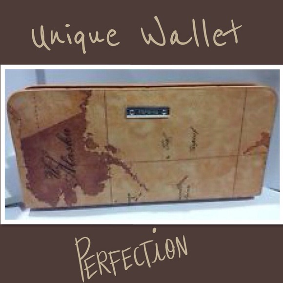 UNIQUE "WORLD WALLET"
