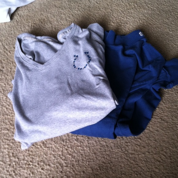 Pair of Colts long sleeved tees!🏈