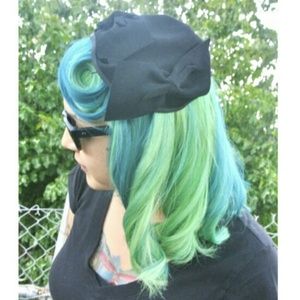 Vintage 1940s hat with bows