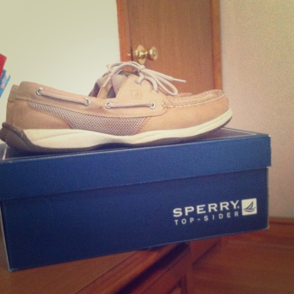 Like new Sperry Boat Shoes!