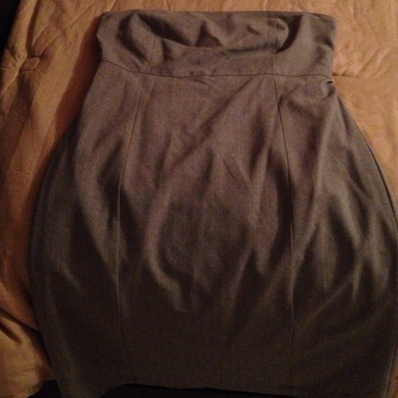 Gap strapless Grey Pin Strip dress