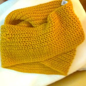 Knit infinity scarf