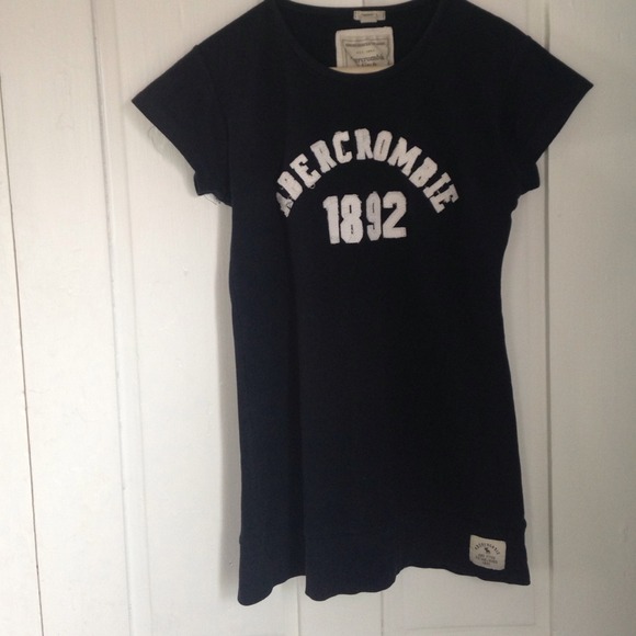 Navy tee