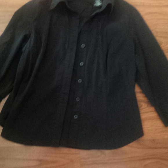 Black top - Picture 3 of 4