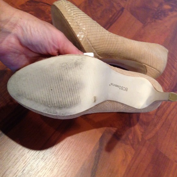 BCBGenerations textured neutral color heels - Picture 3 of 4