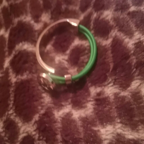 Bracelet - Picture 1 of 2