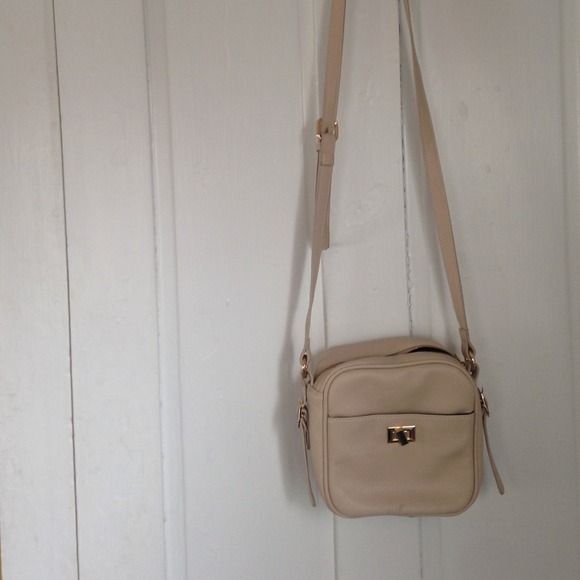 Hand bag
