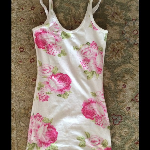 Floral tank top & lace tank top & bow cardigan