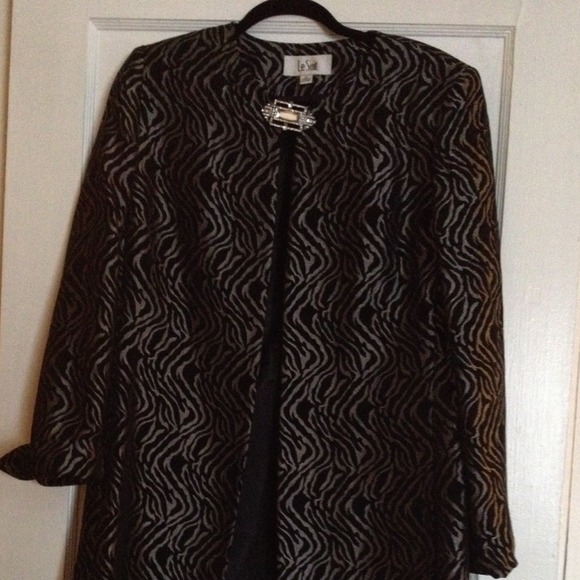 LeSuit knee length topper