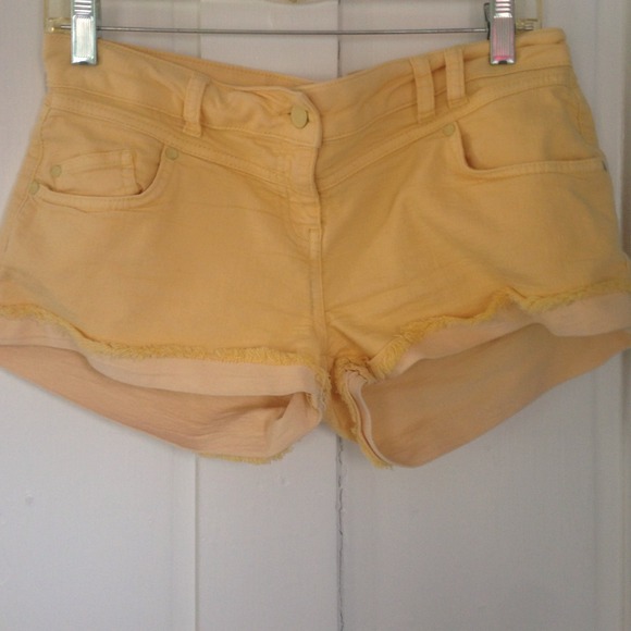 Yellow shorts - Picture 1 of 1