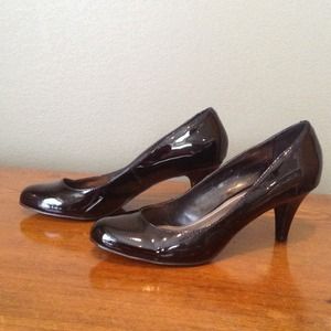Steve Madden Black Patent Pumps