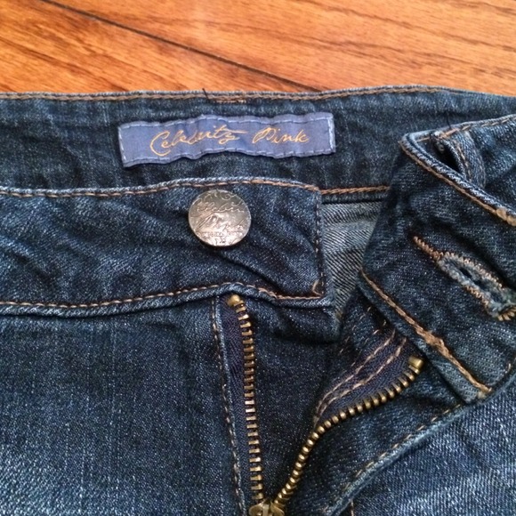 Celebrity Pink Jeans Frayed Cuffed Shorts. Sz 7. - Picture 2 of 4