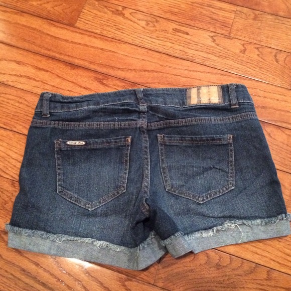 Celebrity Pink Jeans Frayed Cuffed Shorts. Sz 7. - Picture 3 of 4