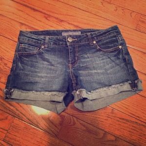 Celebrity Pink Jeans Frayed Cuffed Shorts. Sz 7.