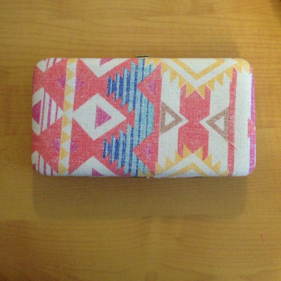 Hard shell wallet/clutch