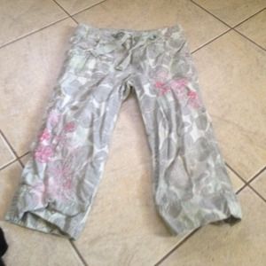 Green Capri with pink flowers