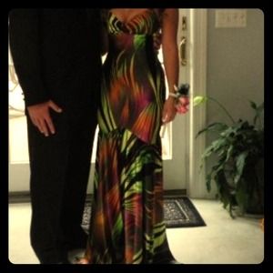 GONE TOMORROW Beautiful multiple colored dress