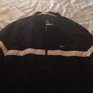 Brand new never worn nike wind breaker jacket