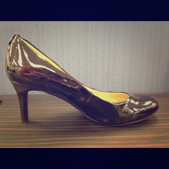 Tommy Hilfiger black heels