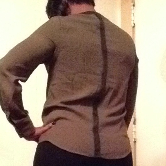 Army green blouse with black pockets (SOLD) - Picture 2 of 2