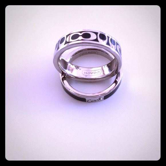 💯 Authentic Coach sliver and black ring set