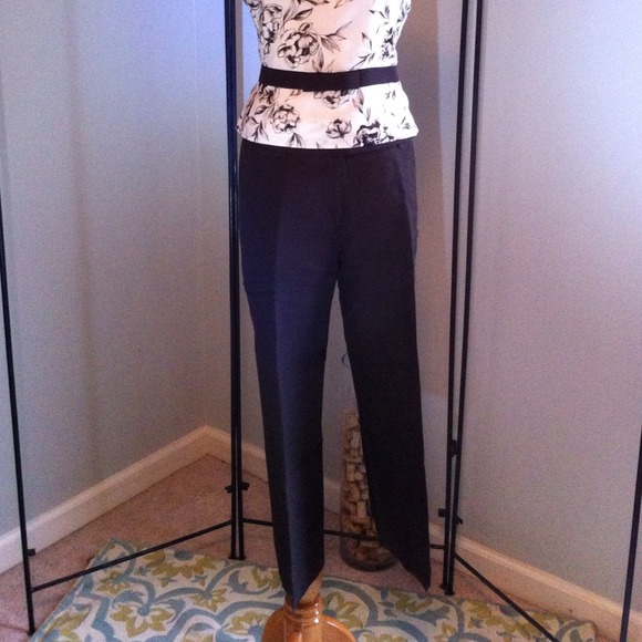 Ann Taylor ~ Brown Linen Capri's