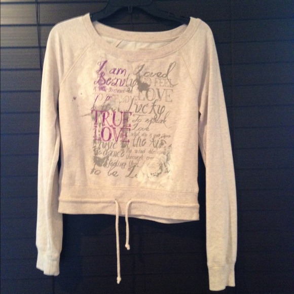 Beige short cut sweater